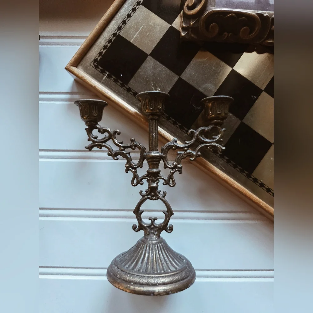 Vintage America Home Accents Collection with Gold and Brown Tones - Picture 5 of 15